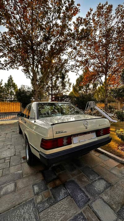 1989 Mercedes Benz 190e Diesel 2.5 turbo 100% original 10/10 condition