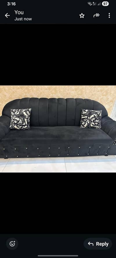 beautifull black comfortable sofa 7 seater
