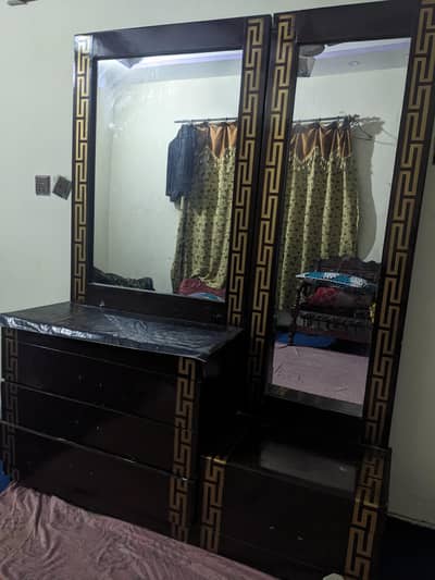 dressing table