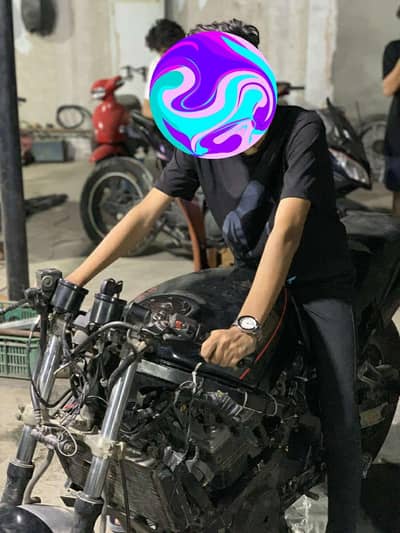 Kawasaki GPZ 400 R (without Engine)