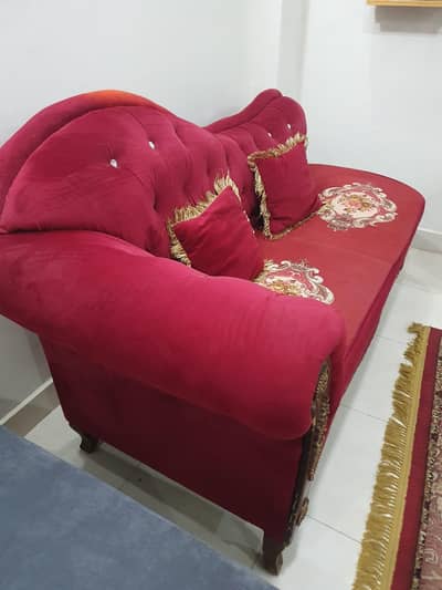 Luxury Red Dewan