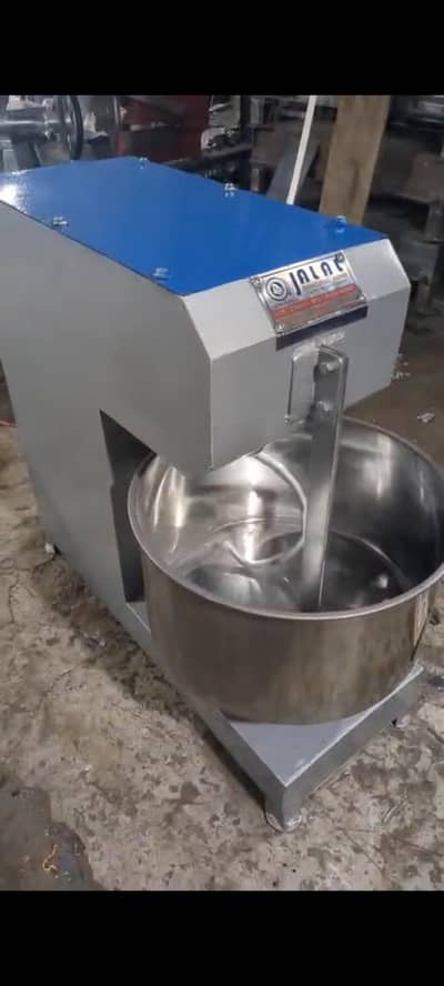 Dough mixer machine