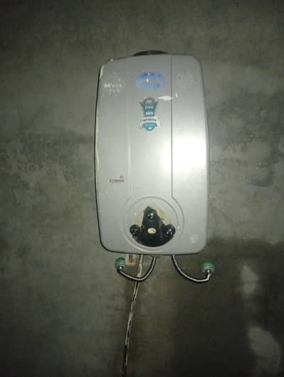 canon istant gayzar for sale hay 12 ltr Jo hay jasay hay ki munyad pay