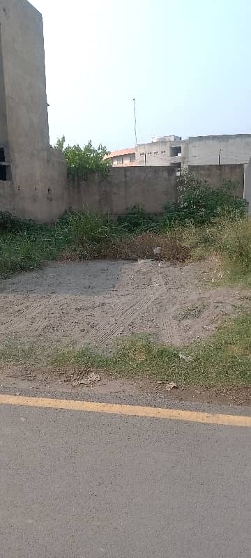 10 Marla Plot For Sale With Gas Location