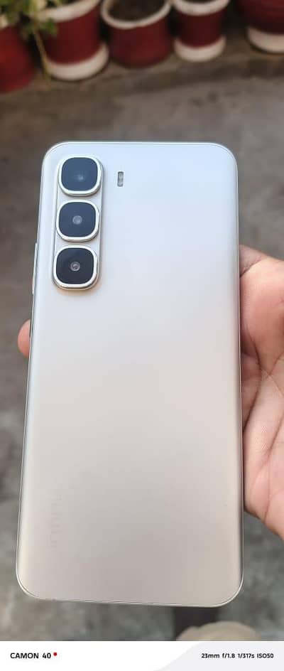 Infinix hot 60pro+ 8 ram 256 rom