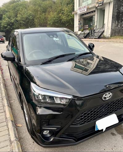 Toyota Raiz 2020 model 2022 import