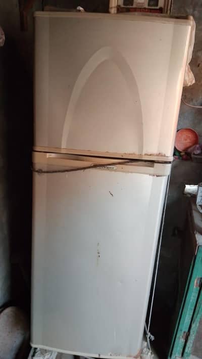 Dawlance Used fridge Sale karni hy Used But Ashi Condition mei hy