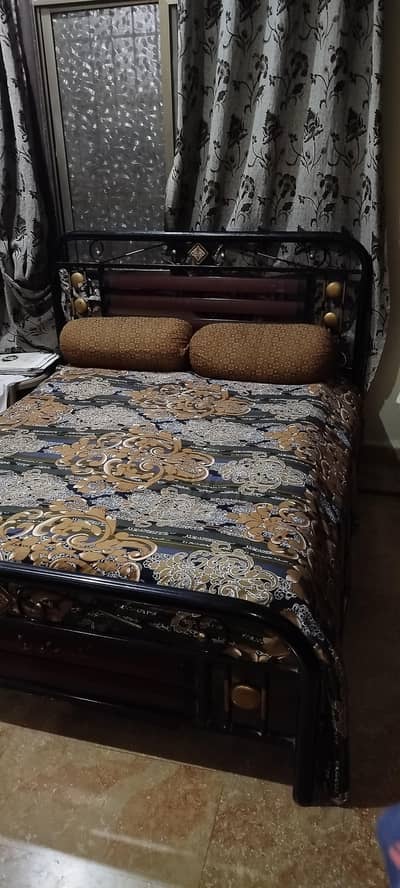 Iron bed double for sell