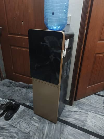 Dawlance water dispenser  very less used