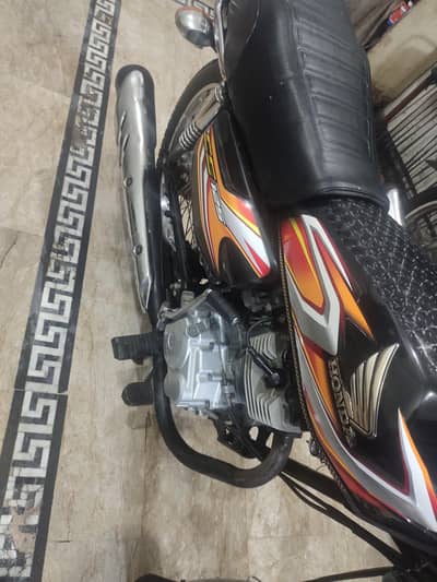 Honda 125 model 2022 dacuments clear first owner biomatric on spot