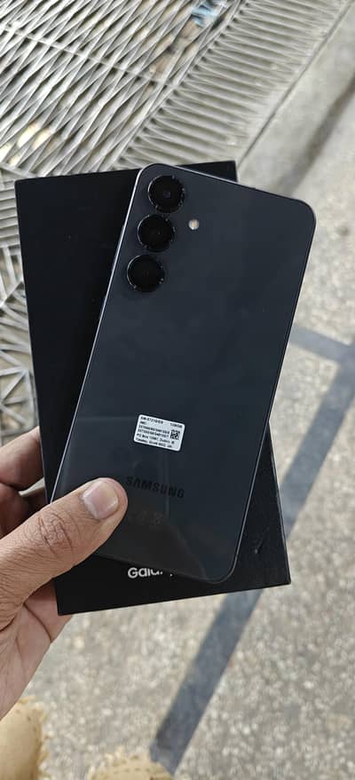 I am sale Samsung Galaxy S24FE 8gb 128gb non pta sim working