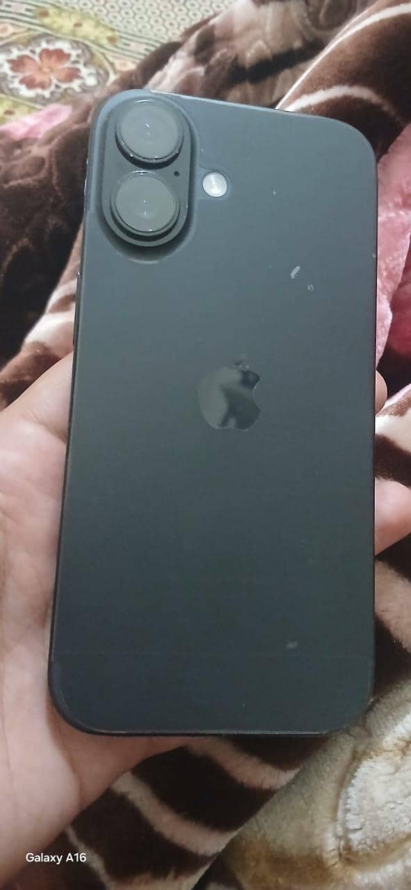 Apple Iphone 16 5