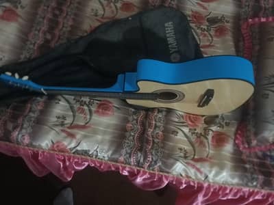 I'm saleng this guitar it is brend new for yamaha