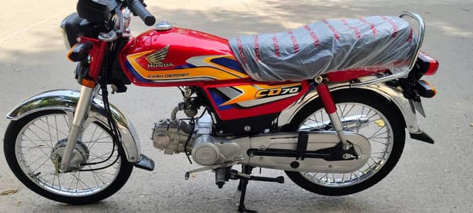 Honda CD70 2025