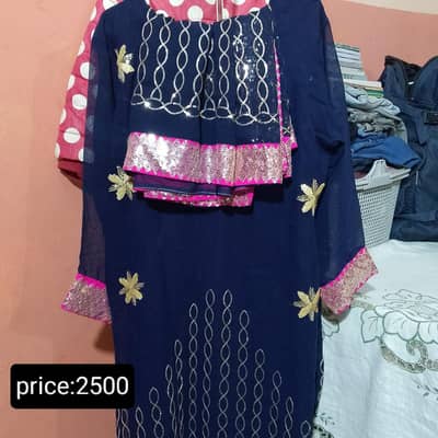 picture ma or be suit ha fancy suit new 1 2 bar use keya hua ha