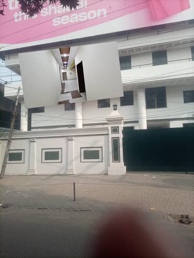 2 Kanal 3 Story Building For Rent in Main Baulevard Road Gulberg for School, College, University, Multinational Company, Call Center, Software House, Other Company Office Any Commercial Activities