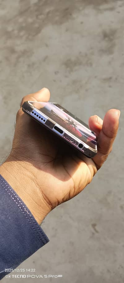 with box ram 4+4 rom 128