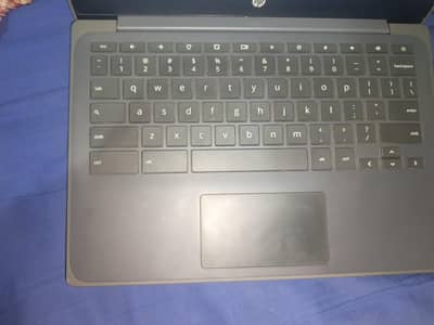 Chromebook hp 4gbram  32gb storage sale 16000