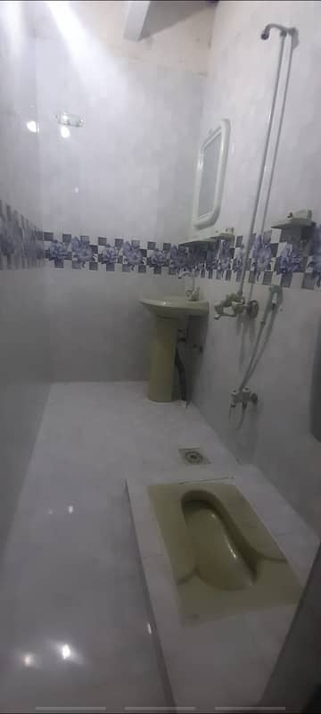 3 MARLA 1ST FLOOR UPPER PORTION IN NEAR ANWAR MARKET MULTAN ROAD LHR