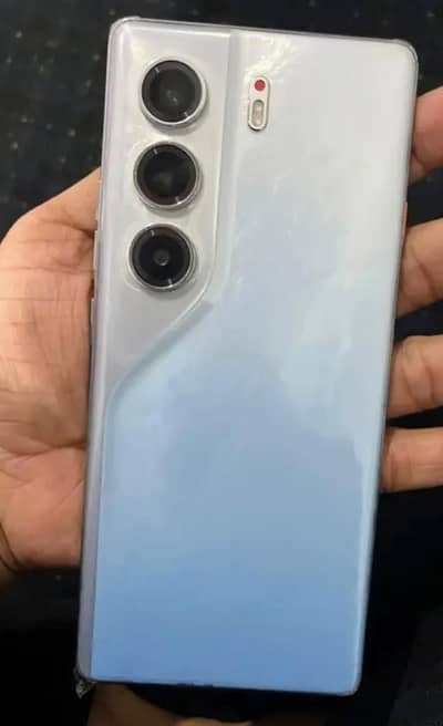 camon 40 pro