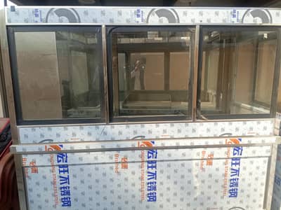 shawarma and fries counter