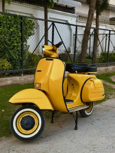 Vespa P150x