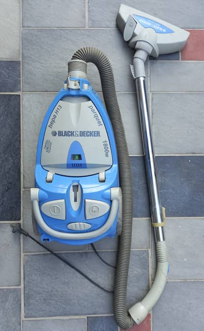 Black & Decker Vacuum Cleaner (Working Properly)