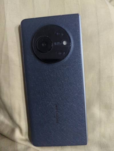 phantom v fold  sim time available 256 gb  water pack