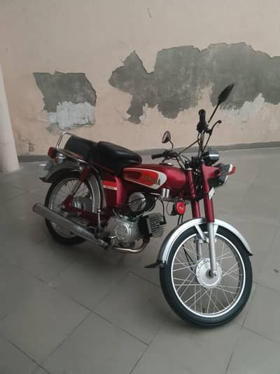 Yamaha YB100 Royale 2011 - Antique 88 Look - Pristine Condition