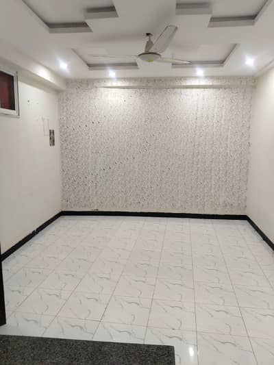 One bedroom unfurnished flat available for rent in E11