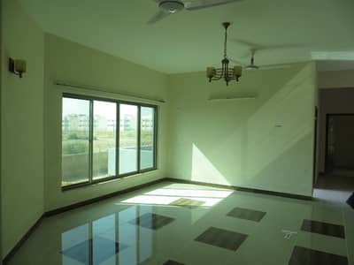 CHANCE DEAL SUH HAMZA DESIGNE 500 Square Yards LEASED House Sector G ASKARI V MALIR CANTT KARACHI For sale