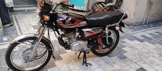 2024 modal jis bhai ko cahiyay rabta kary