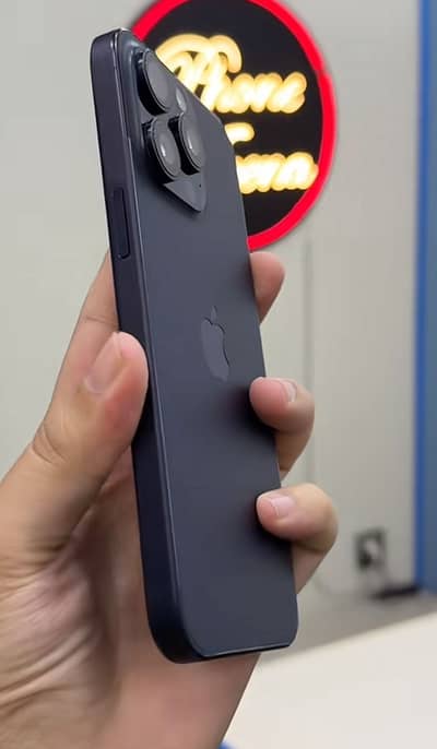 iPhone. 15 pro max jv