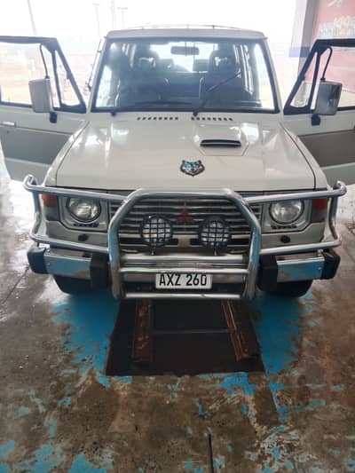 Mitsubishi Pajero 1988