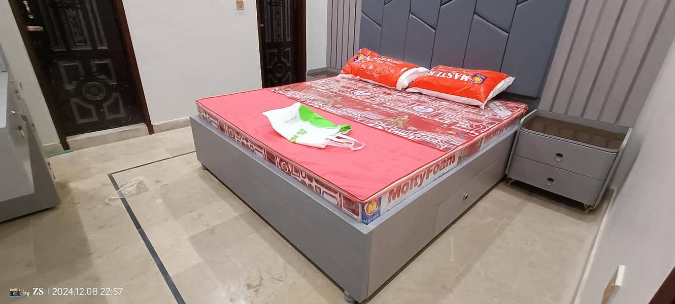 Bed Set (Almari, Dressing Table & Iron Stand) 1