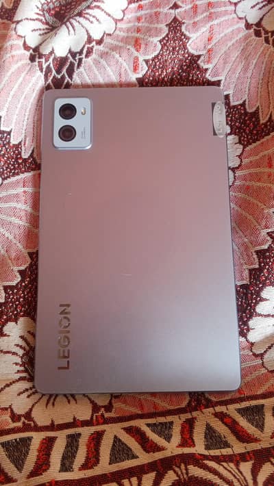 Lenovo Legion y700