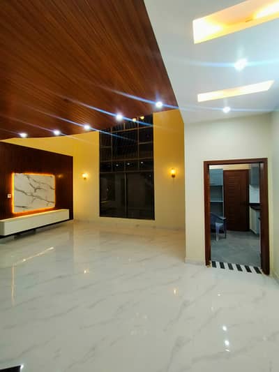 1 Kanal House Available For Sale