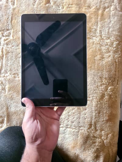 The Apple iPad 9.7-inch (5th generation, Model A1822)