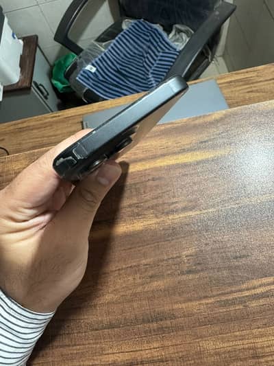 iPHONE 15 PRO MAX BLACK TITANIUM LLA (256GB).