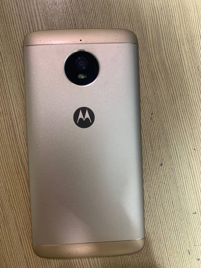 moto E4 plus 1