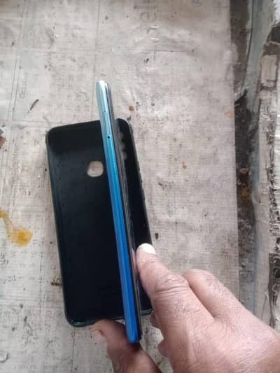 Infinix Hot 11 play for sale. 4/64.16000