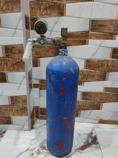 oxygen cylinder