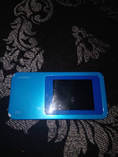 device au unlock sari sim chalti ha