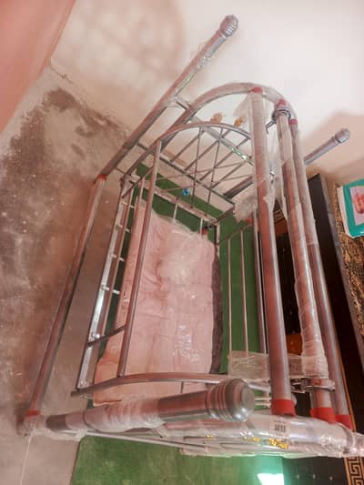 bilkul new ha istamal nhi kia haa