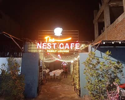 lady staff required for cafe