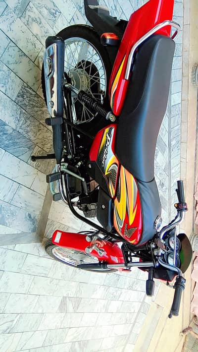 new bike 10/10 condition ha 03055789080