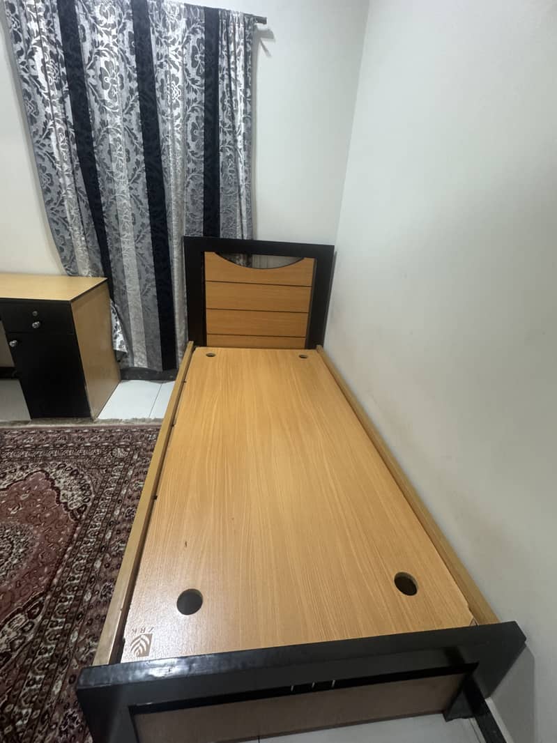 single bed/study table 2