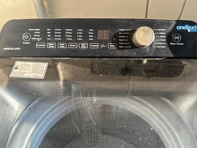 Washing machine with 10/10 condition 12 kg