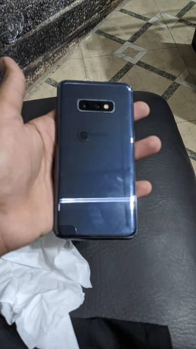 Samsung s10e