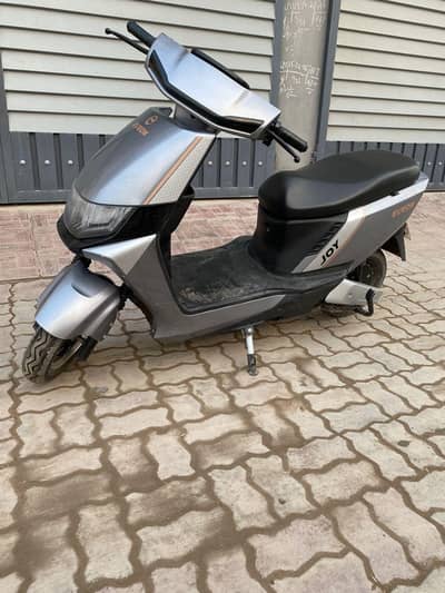 eveon scooty brand new condition